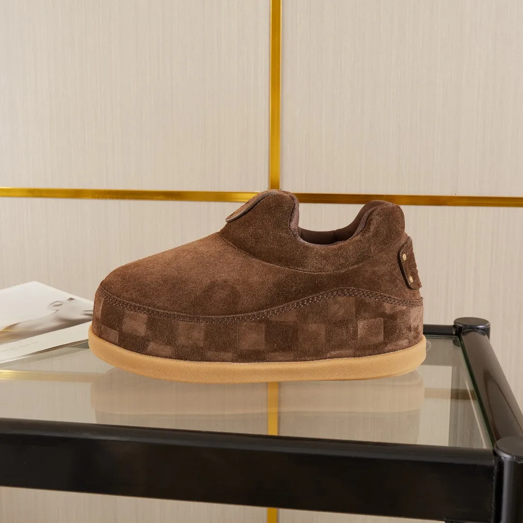 💰💰💰 660 hot style 🆕🆕🆕𝙇𝙑🔥New models are on the shelves🔥 Louis Vuitton 25ss, LV co-branded nigo YETI Fat Ding is ugly and cute, many Internet celebrities have put it on the show, a classic and versatile item. Fabric: imported high mercerized cowhide suede. Lining: High-grade elastic mesh, original molded outsole. Size: women's clothing, 35-41 (customized for women's 40 and 41), men's clothing 39-46 (customized for 45-46)